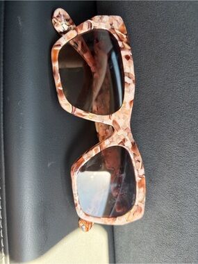 FREYRS
Mai Sunglasses with Case
